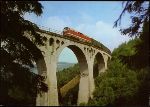 Eisenbahn Motiv-AK Güterzug passiert Brücke in Thüringen DDR AK 1985
