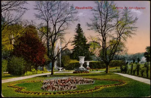 Ansichtskarte Neustrelitz Partie im Schloßgarten 1918