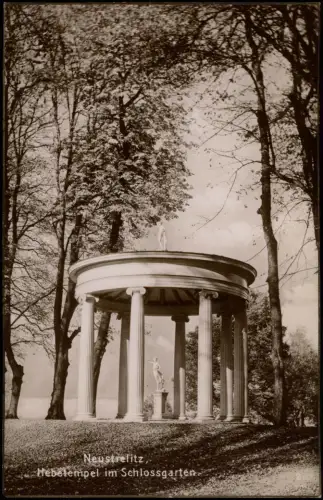 Ansichtskarte Neustrelitz Hebetempel im Schlossgarten. - Fotokarte 1928