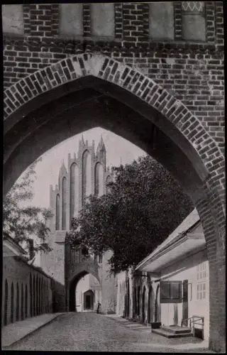 Ansichtskarte Neubrandenburg Straßenszene am Friedländertor 1918