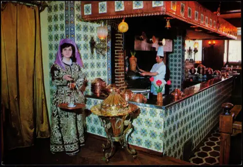 Türkei (allgemein) Restaurant Kebab Frau in Tracht Typen AK 1986