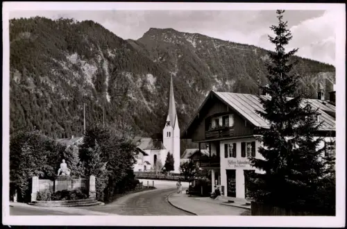 Ansichtskarte Bayrischzell Partie am Kriegerdenkmal 1956