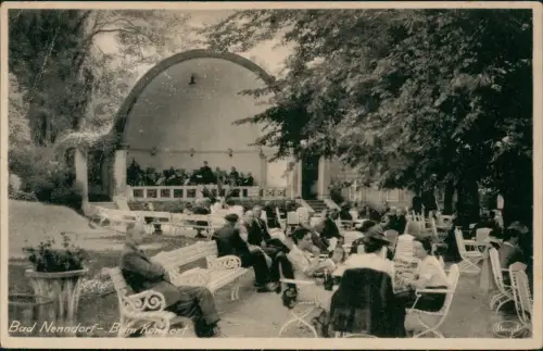 Ansichtskarte Bad Nenndorf Kurpark Kur-Konzert mit Besucher 1943