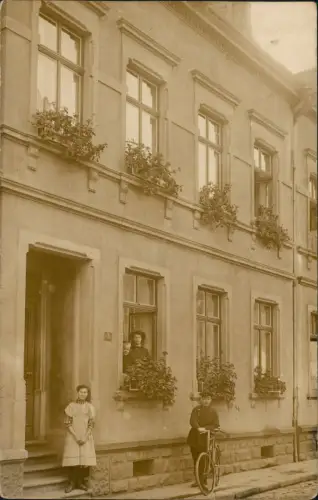 Ansichtskarte  Frau Kinder Soldat Hausfassade 1911  gel. Stempel Trier