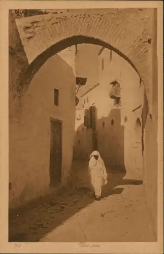 Ansichtskarte  Arabische Typen Arabien Africa Une rue Mann 1928