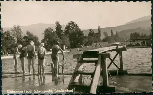 Ansichtskarte Kirchzarten Schwimmbad - belebt 1957