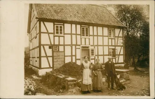Hausfassaden Privataufnahme mit Menschen Fachwerkhaus im Bau 1917