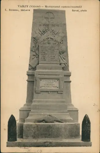 CPA Varzy VARZY (Nièvre) Monument commémoratif 1936