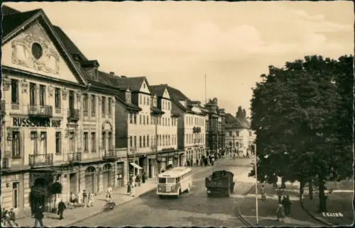 Ansichtskarte Weimar Goetheplatz, Bus - Fotokarte 1956