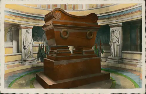 CPA Paris Tombeau de l'Empereur Invalides 1940