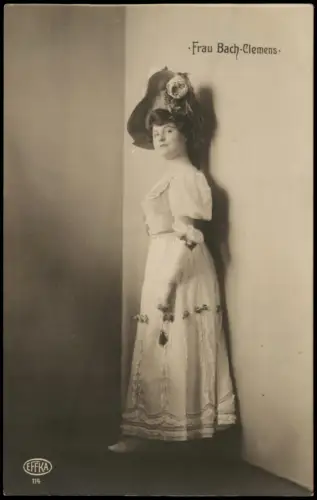 Ansichtskarte  Frau Bach Clemens Kleid Hut schöne Frau 1914