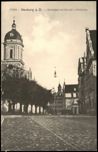 Ansichtskarte Neuburg (Donau) Karlsplatz mit Schloß u. Hofkirche 1914