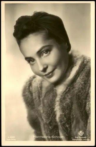 Ansichtskarte  Hannelore Schroth im Pelz Fernsehen Theater Schauspieler 1940