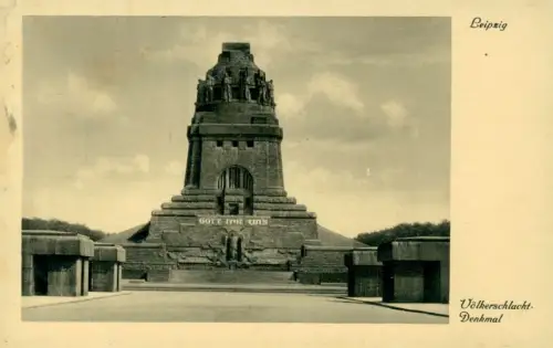 Lot 8 Ansichtskarten Leipzig Posten Völkerschlachtdenkmal 1927/1960