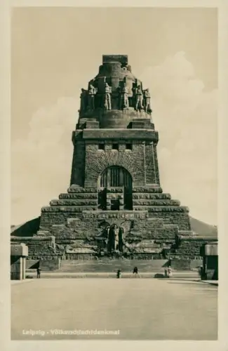 Lot 8 Ansichtskarten Leipzig Posten Völkerschlachtdenkmal 1927/1960