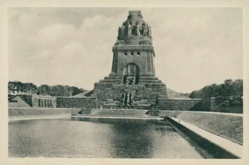 Lot 8 Ansichtskarten Leipzig Posten Völkerschlachtdenkmal 1927/1960