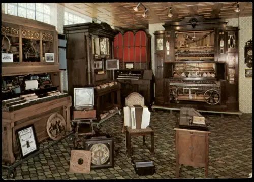 Simmershausen-Fuldatal Museum Innenansicht alte Musik-Instrumente 1980