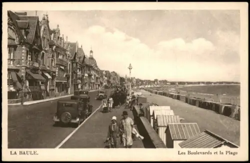 CPA La Baule-Escoublac Les Boulevards et la Plage 1928