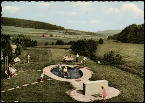 Ansichtskarte Appenfeld-Knüllwald Wassertreten auf einer Wiese 1967