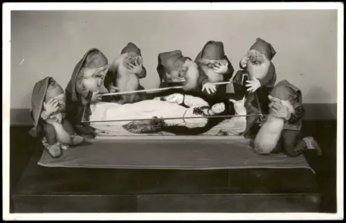 Sonneberg DDR AK Spielzeug-Museum: Schneewittchen Märchengruppe von Irmgard Reumann 1960