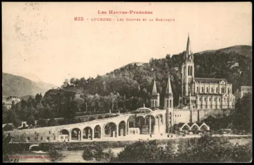 CPA Lourdes Lorda LOURDES LES RAMPES ET LA BASILIQUE 1909