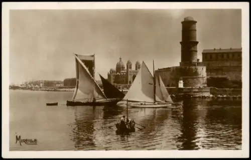 CPA Marseille La Cathédrale et le Fort Saint-Jean 1930