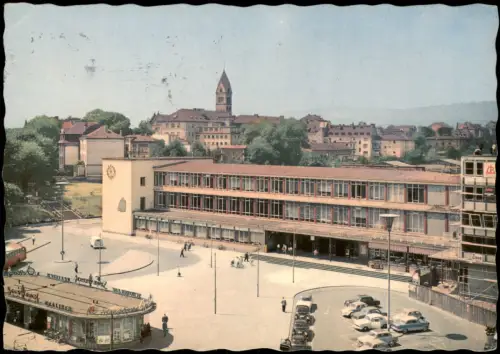 Ansichtskarte Kassel Hauptbahnhof Vorplatz Auto Parkplatz mit Kiosk 1962