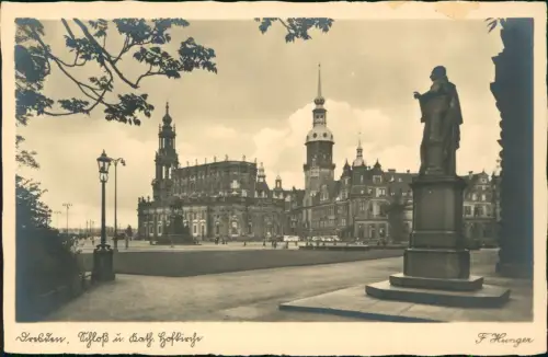 Ansichtskarte Innere Altstadt-Dresden Schloß u. Kath. Hofkirche 1930