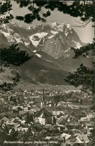 Garmisch-Partenkirchen Partenkirchen gegen Zugspitze (2964 m) 1955