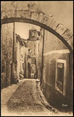CPA Hyères-les-Palmiers La Cité Féodale Rue Paradis 1910