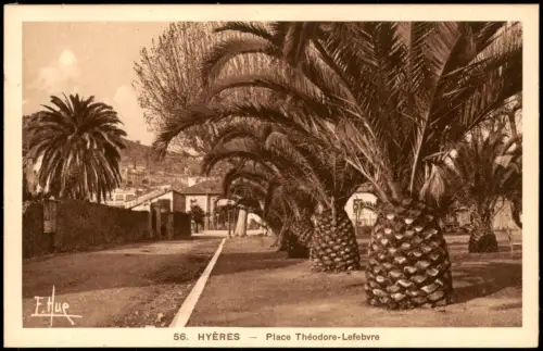 CPA Hyères-les-Palmiers Place Théodore-Lefebvre 1920