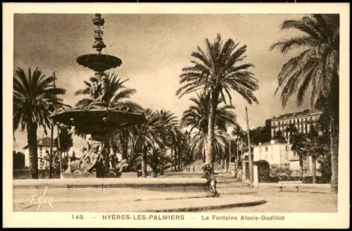 CPA Hyères-les-Palmiers La Fontaine Alexis-Godillot 1920