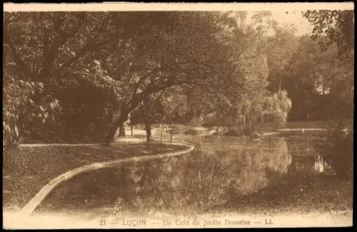CPA Luçon Un Coin du Jardin Dumaine 1910