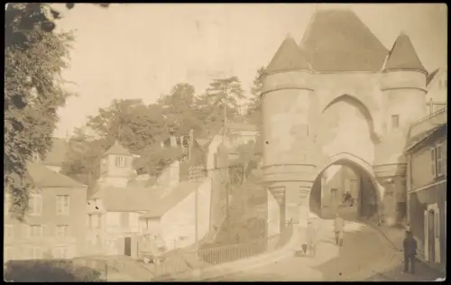 CPA Laon Straßen Partie am Stadttor 1915