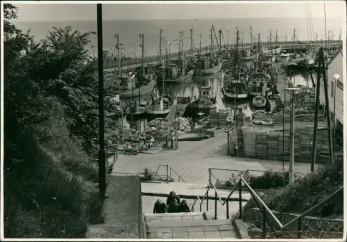 Ansichtskarte  Schiffe Schiffahrt Hafen Fischerboote 1960