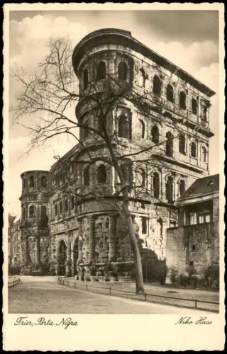 Trier Seitenansicht Porta Nigra, Römisches Stadttor Fotokarte 1930