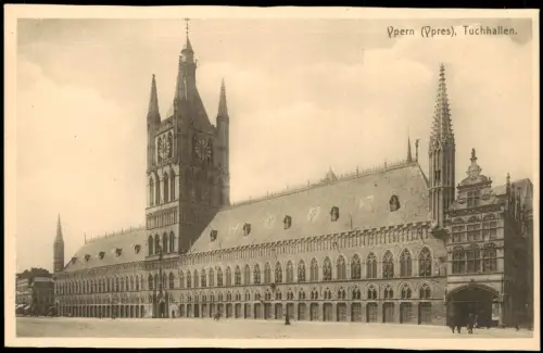 Postkaart Ypern Ieper / Ypres Tuchhalle / Lakenhal 1922