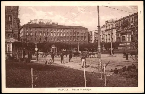 Cartolina Neapel Napoli Ortsansicht belebt, Piazza Municipio 1920