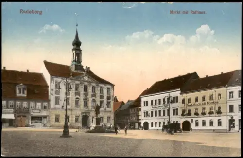 Ansichtskarte Radeberg Markt mit Rathaus. 1916