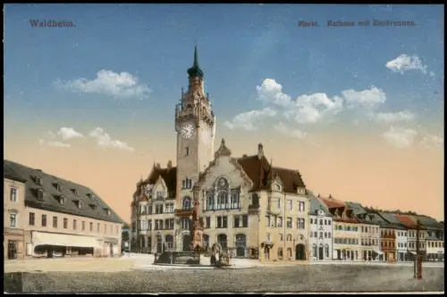Ansichtskarte Waldheim (Sachsen) Markt. Rathaus mit Zierbrunnen. 1915