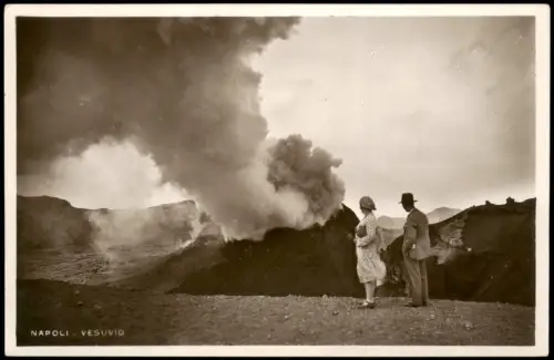 Cartolina Neapel Napoli Vesuv Vesuvio Vesuvius Mann u. Frau 1930