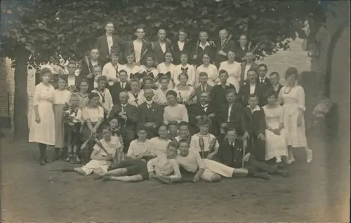 Ansichtskarte  Kegeln Kegel Gruppenbild Menschen mit Kegeln 1918