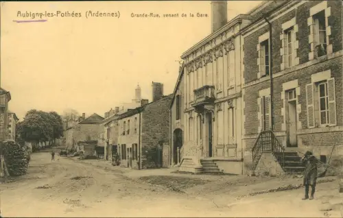 CPA Aubigny-les-Pothées Grande-Rue, venant de la Gare. 1915