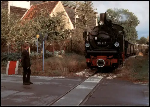 Äpfingen-Maselheim Öchsle Schmalspurbahn: Lok 'Rosa' 99 716 Bahnübergang  1997