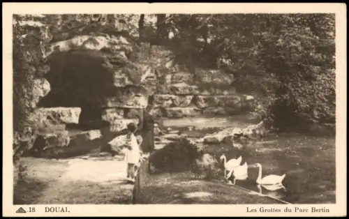CPA Douai Dowaai Les Grottes du Parc Bertin 1920