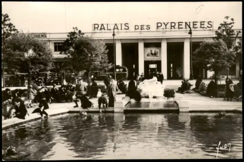 Pau (Pyrénées-Atlantiques)  Bassin de la place G.-Clemenceau 1940