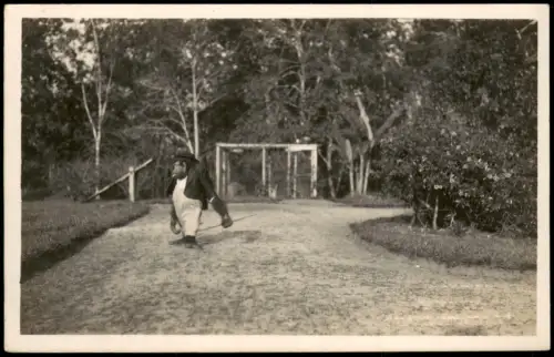 Ansichtskarte  Tiere - Affen Affe verkleidet mit Zigarette und Jacke 1930