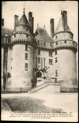 CPA Langeais Entrée du Château Le Pont-Levis 1910