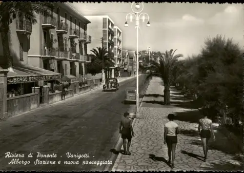 Varigotti ALBERGO STAZIONE RISTORANTE, Autos Straßen-Ansicht 1955