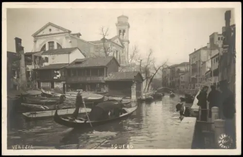 Cartolina Venedig Venezia SQUERO, Gondelstation, Echtfoto-Karte 1900